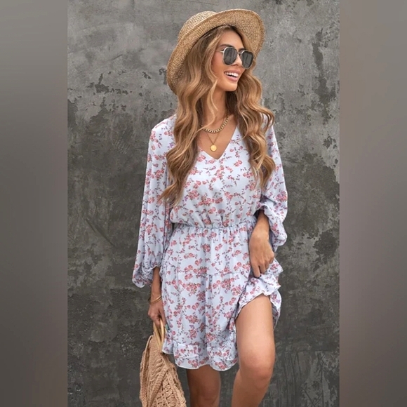 LAST ONE! Plus Size LINDSAY Blue And Floral V Neck Mini Dress - Picture 7 of 12